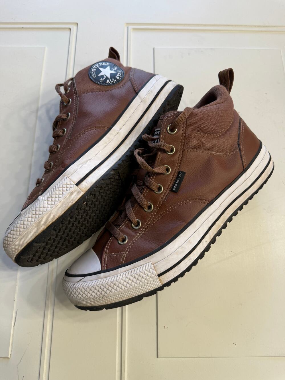 Converse Chuck Taylor Sz 10.5 Malden Street Brown Leather Shoes Water Resistant